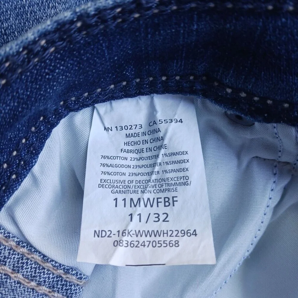 Wrangler Juniors Flare Leg Jeans Size 11 32 NWT